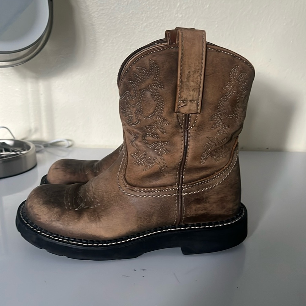 Ariat boots size 37